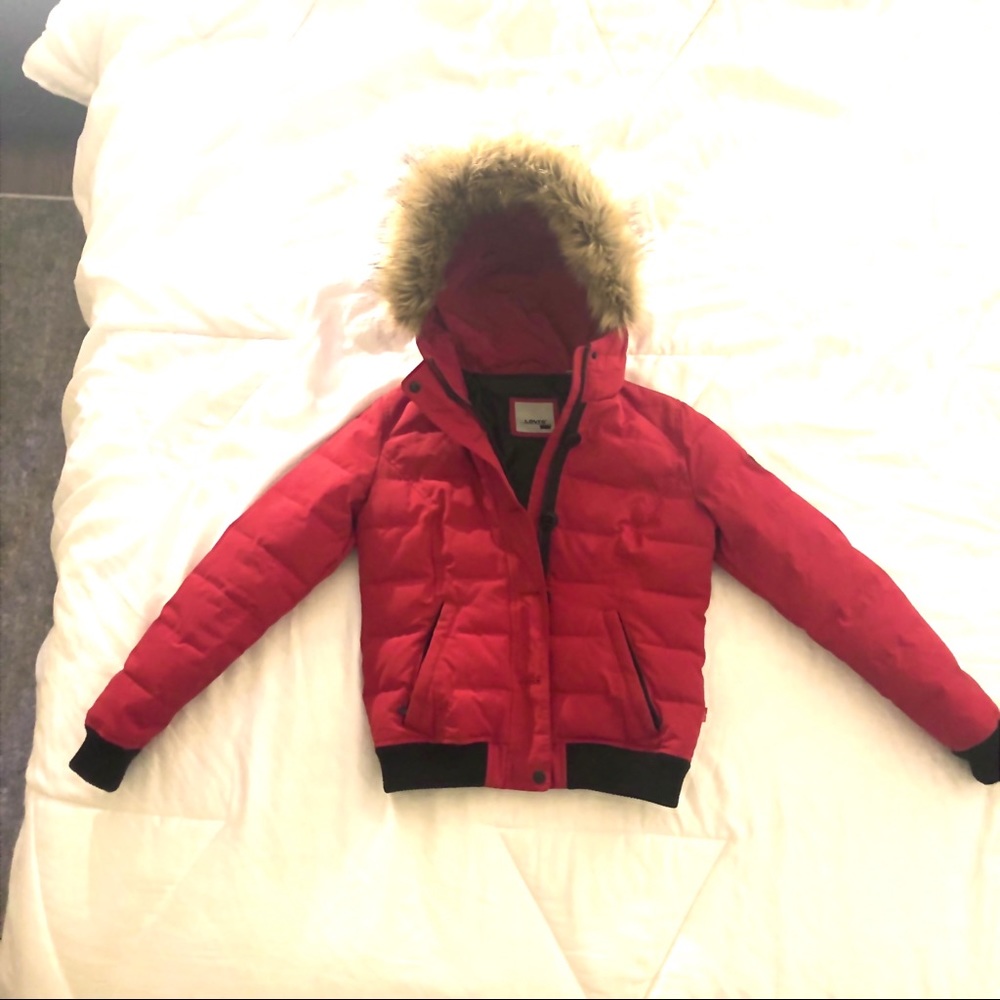 Levis Women’s Red Winter Bomber Coat ⛄️